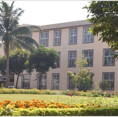 Carmel English School