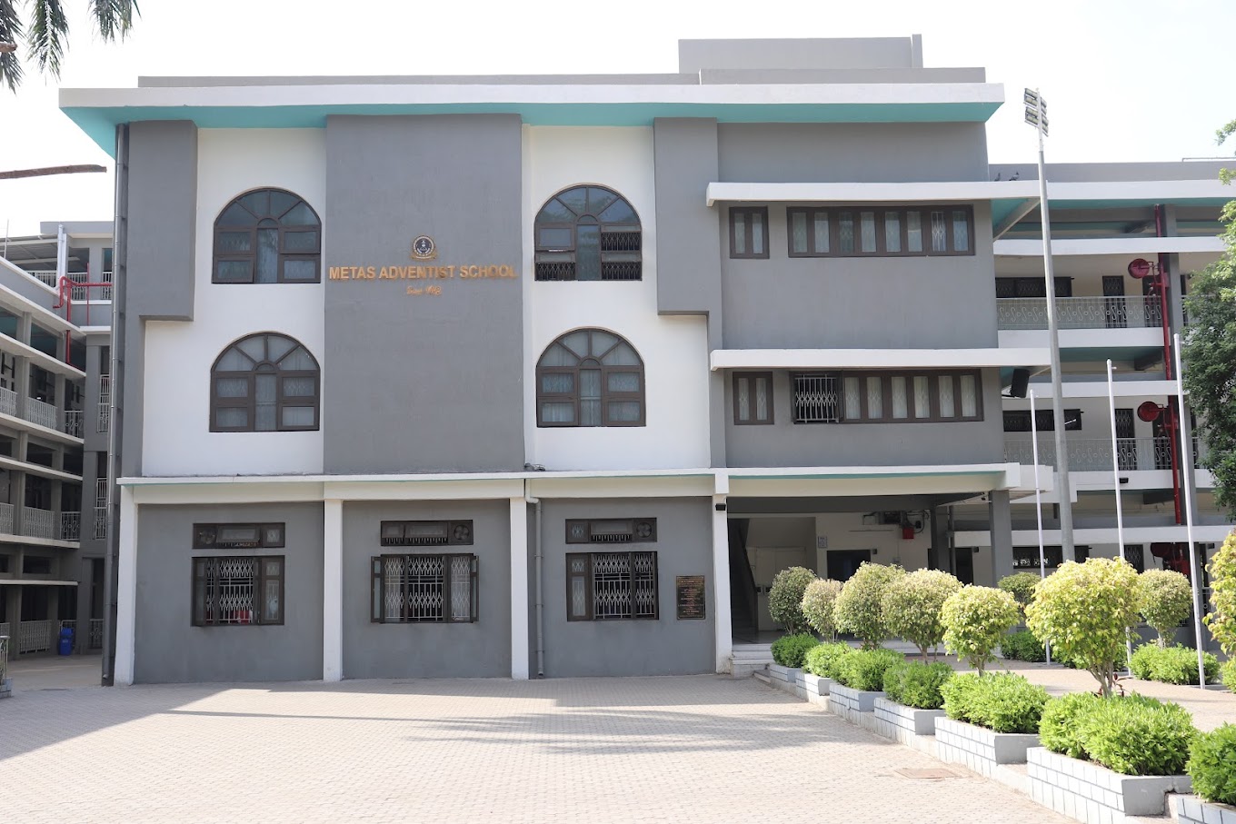 Metas Adventist School