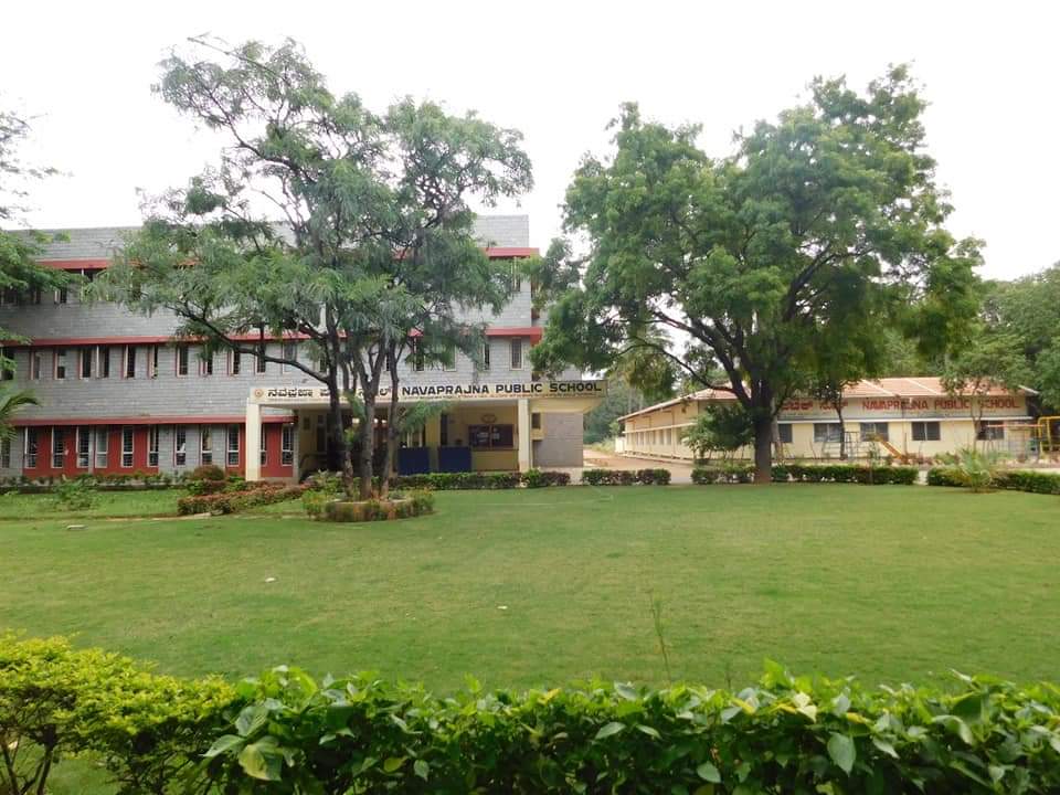 Navaprajna Public School