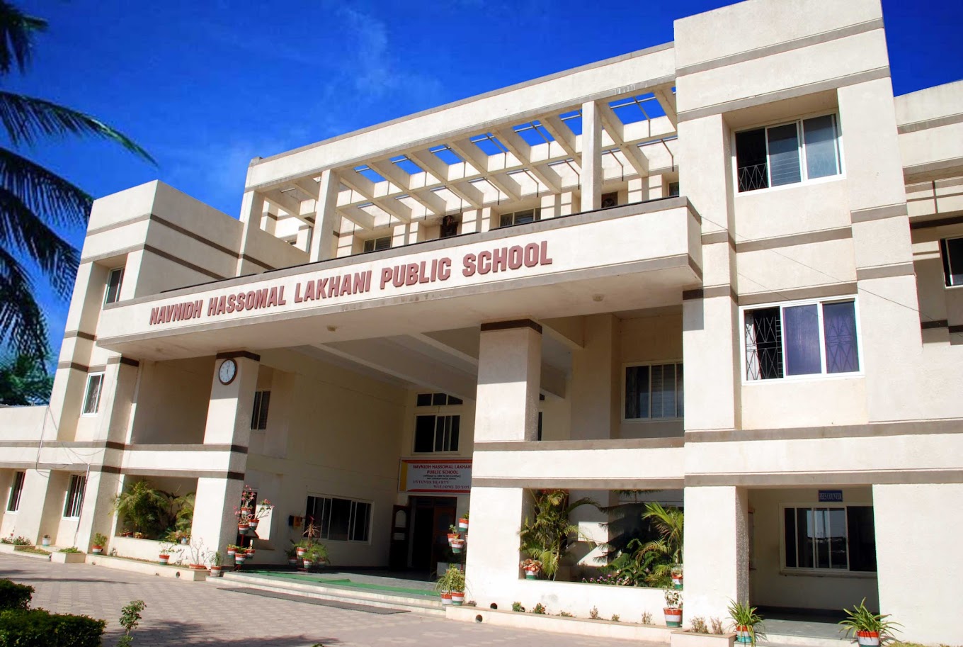 Navnidh Hassomal Lakhani Public School