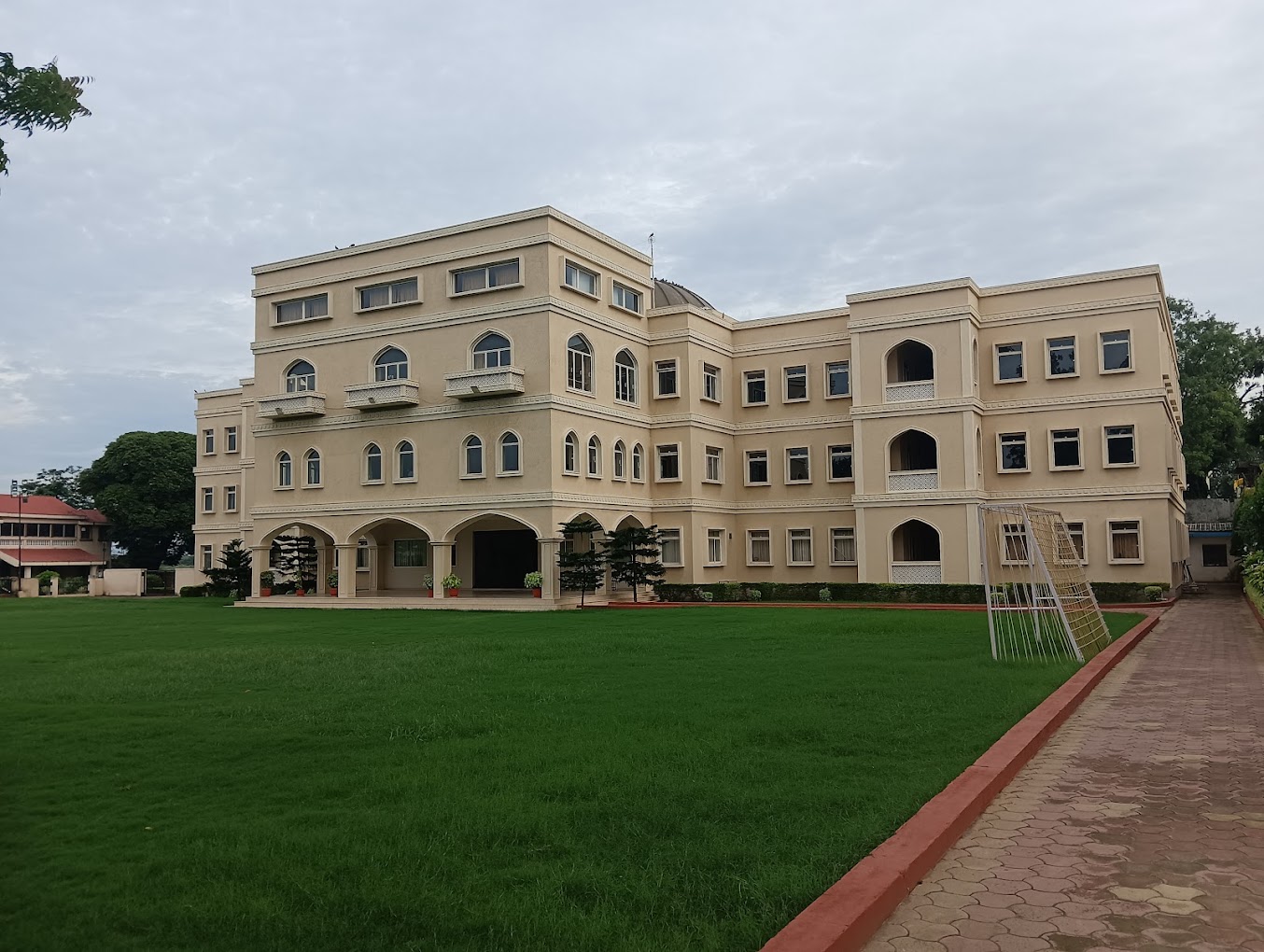 Quaderia Burhani School