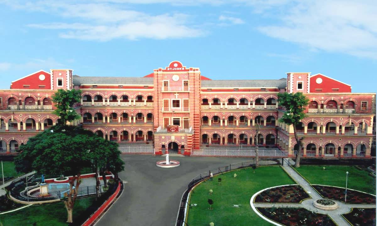 St John's High School