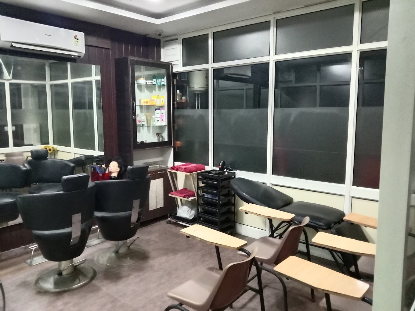 New International Beauty Academy & Salon