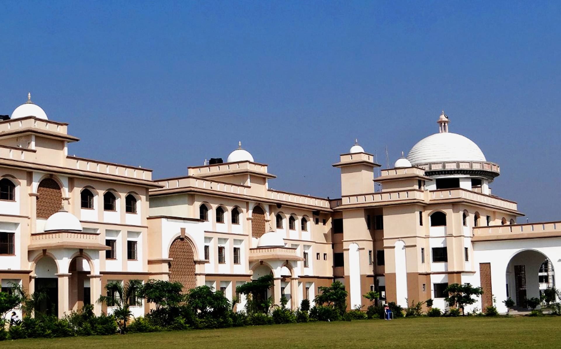 B. L. International Smart School