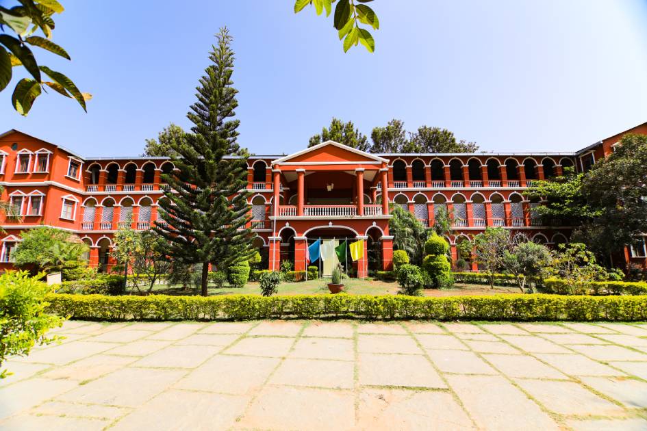 BM English School