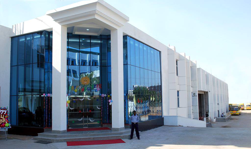 Warren Academy School