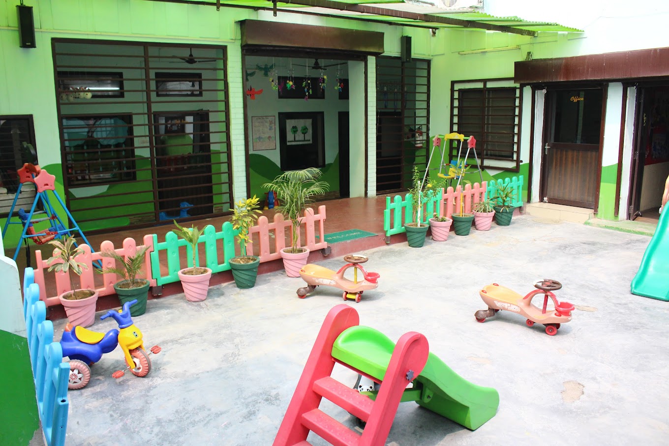 Kinder World school
